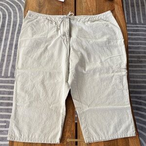 Liz Claiborne Beige Linen Capri Pants